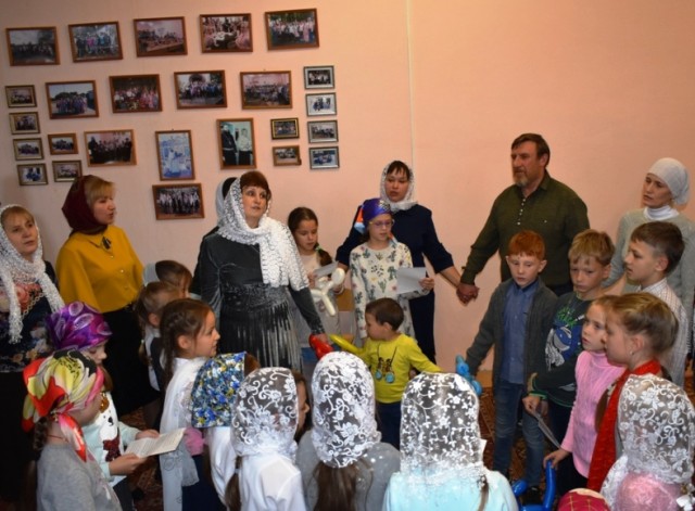 В воскресной школе Александровска устроили сказочный праздник