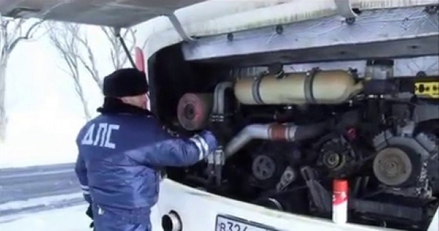 Александровские полицейские помогли пассажирам автобуса в морозную погоду