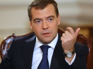 Медведев: в будущем пенсионный возраст будет повышен