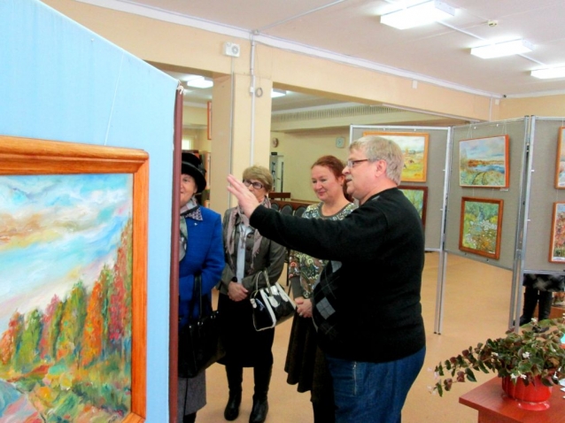 В Березниках  открылась художественная выставка картин александровского художника