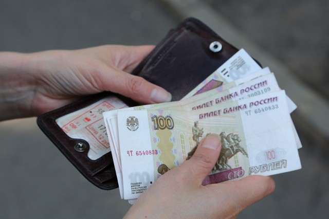 Летом МРОТ могут увеличить до 7500 рублей