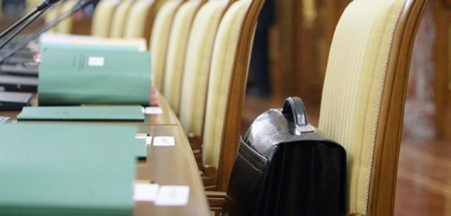 В Александровске депутатов отстранили за сокрытие доходов