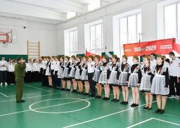Обучающиеся школы №1 посоревновались в традиционном конкурсе "Смотр песни и строя"