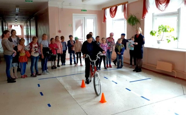 В Яйве госавтоинспекторы провели познавательное мероприятие для юных пешеходов