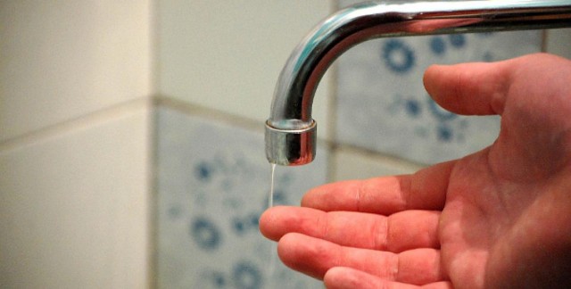 В Яйве из-за аварии на водопроводе отключена подача воды в часть домов