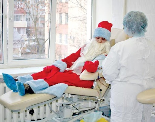 Как работают больницы и поликлиники в новогодние праздники?