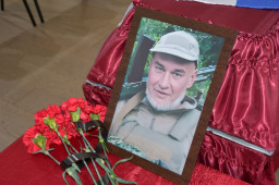 Александровский округ простился с земляком