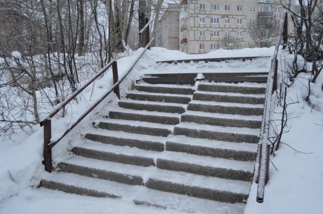 Администрация города будет устанавливать собственника лестницы по улице Максима Горького