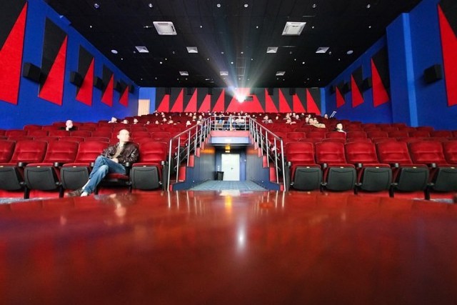 В Прикамье полностью закрывают кинотеатры, фитнес-центры и ночные клубы