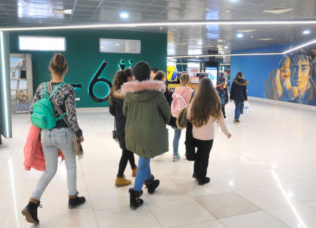 Школьникам Пермского края запретили посещать торговые центры без родителей