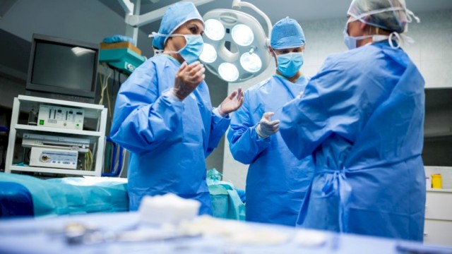 В Александровском округе пациенты остались без хирургической помощи