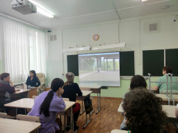 В целях профилактики ДТП с участием детей-водителей госавтоинспекторы провели беседу на родительском
