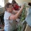 Более 100 масксетей изготовили и отправили в зону СВО александровские волонтеры
