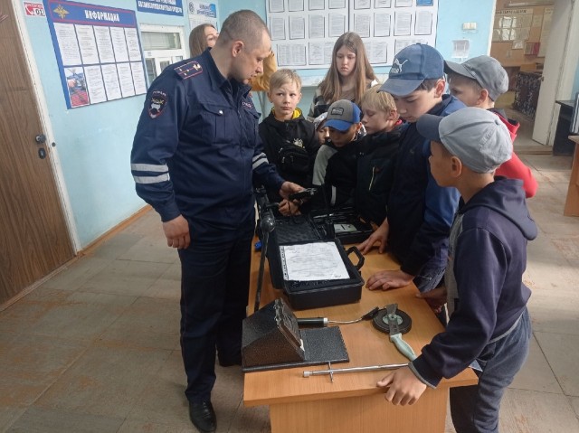 Полицейские Александровска провели профилактическое мероприятие для детей