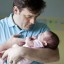 Обсуждается идея о предоставлении отцам 10-дневного отпуска по рождению ребенка