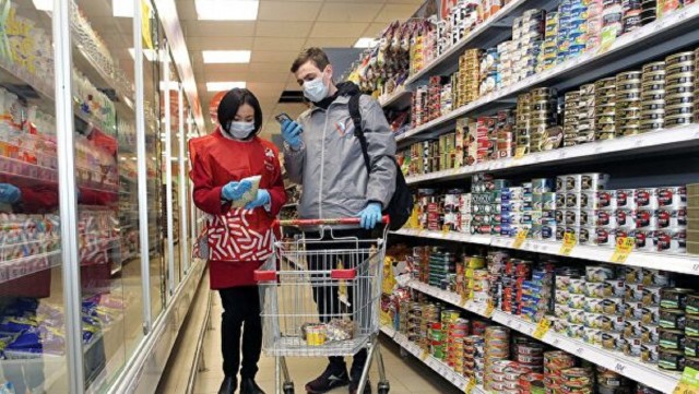 В России разрешили ходить в супермаркеты вдали от дома