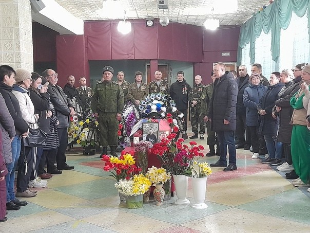 В Александровском округе простились с погибшим на Украине военным
