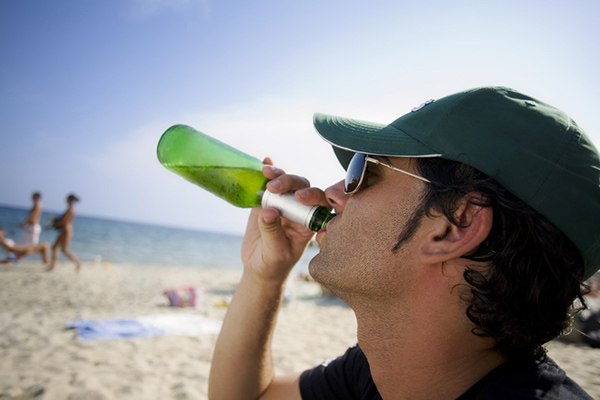 На пляжах Пермского края запретили торговать алкоголем