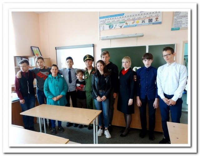 Госавтоинспекторы Александровска приняли участие в мероприятии для школьников «Безопасное лето»