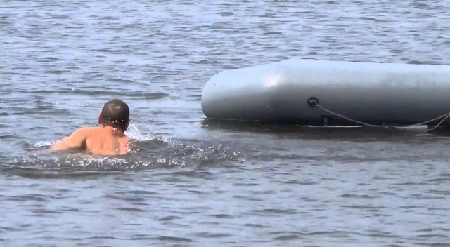 Александровского рыбака ищут после происшествия на воде