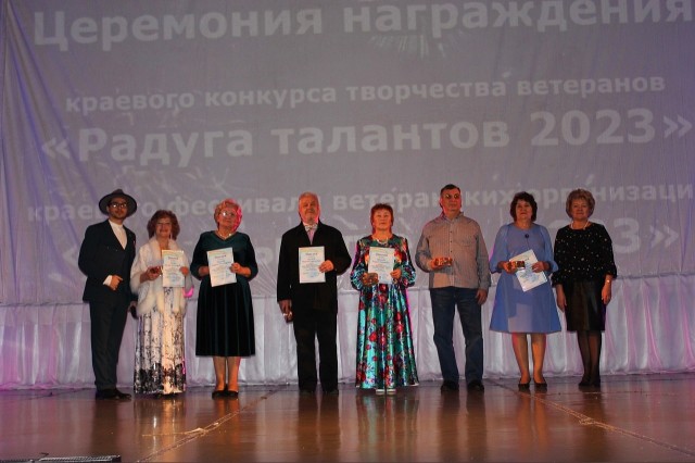 В Александровске чествовали участников краевого фестиваля и конкурса творчества ветеранов