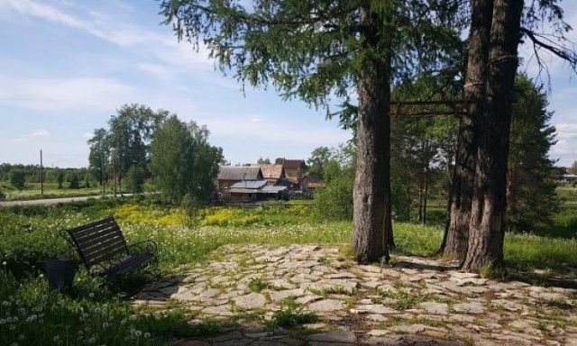 Жители Всеволодо-Вильвы провели субботник в Морозовском парке
