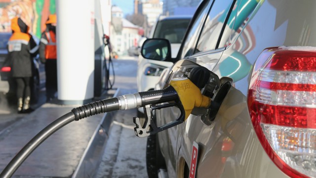 В России заработала новая формула расчета цены бензина