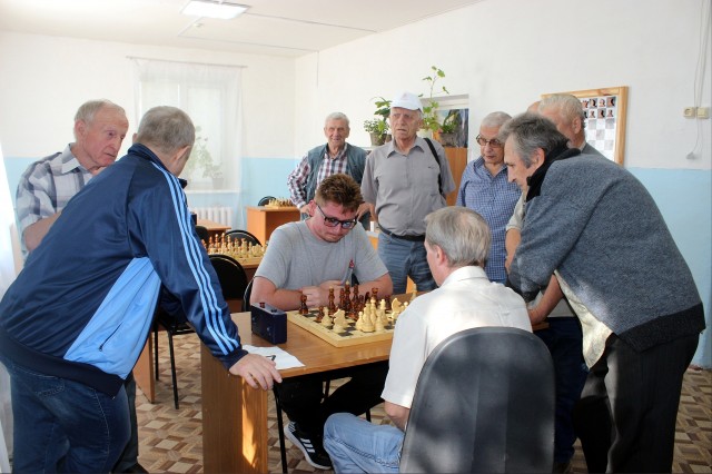 В Александровске провели турнир по быстрым шахматам